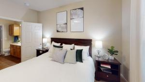 Vista-Ridge-Apartments-in-San-Antonio-One-Bedroom-Model-Bedroom1