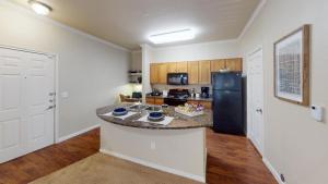 Vista-Ridge-Apartments-in-San-Antonio-One-Bedroom-Model-Kitchen