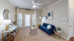 Vista-Ridge-Apartments-in-San-Antonio-One-Bedroom-Model-Living-Room