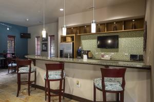 Apartments-in-San-Antonio-Texas-Clubhouse-Kitchen-with-TV