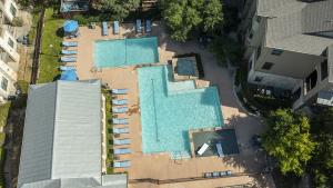 Apartments-in-San-Antonio-Texas-Aerial-View-of-Pool-Patio