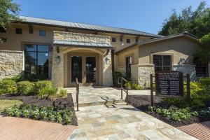 Apartments-in-San-Antonio-Texas-Exterior-Leasing-Center-and-Clubhouse