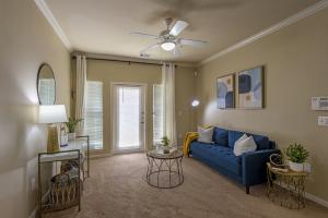 Two-Bedroom-Apartments-in-San-Antonio-Texas-Model-Living-Room